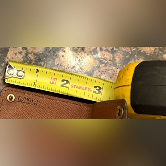 Authentic Louis Vuitton holder - Picture 9 of 9